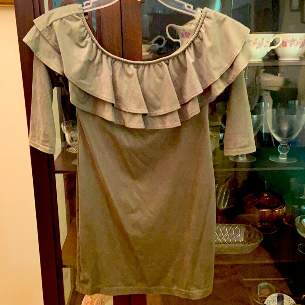 Olive dress, side medium.